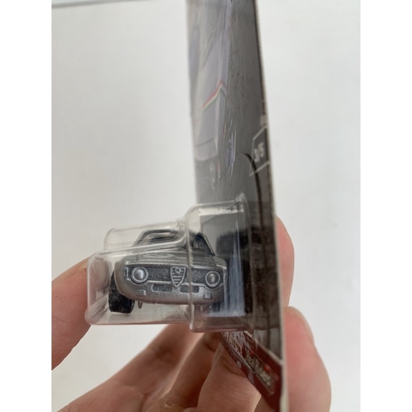 Xe Hot Wheels Premium Alfa Romeo Giulia Sprint GTA