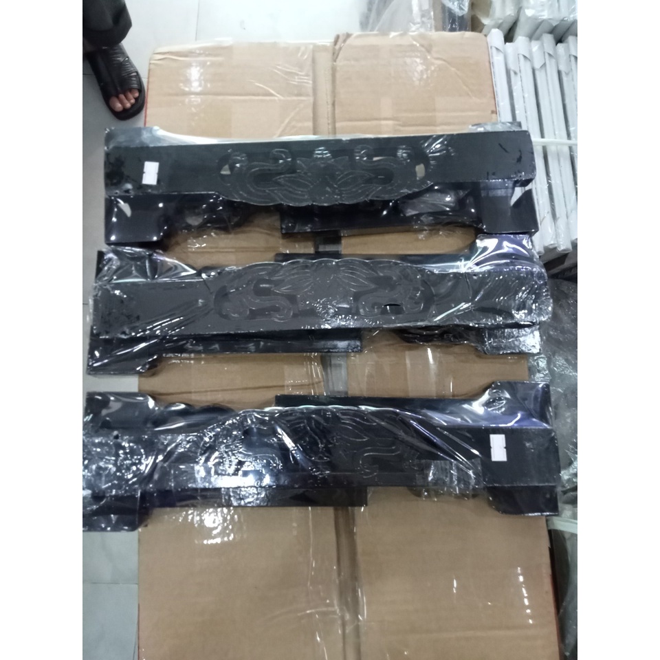 Chân gỗ tăng giảm đặt khung ảnh thờ nhiều cỡ có 2 màu Nâu và Đen