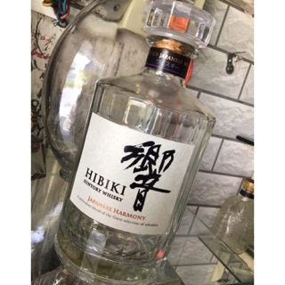 Vỏ chai rượu Hibiki Japanese Harmony