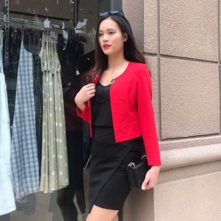 Áo vest lửng dài tay mặc lên dáng rất đẹp nhé. Áo có 4 mầu . Size : sml .