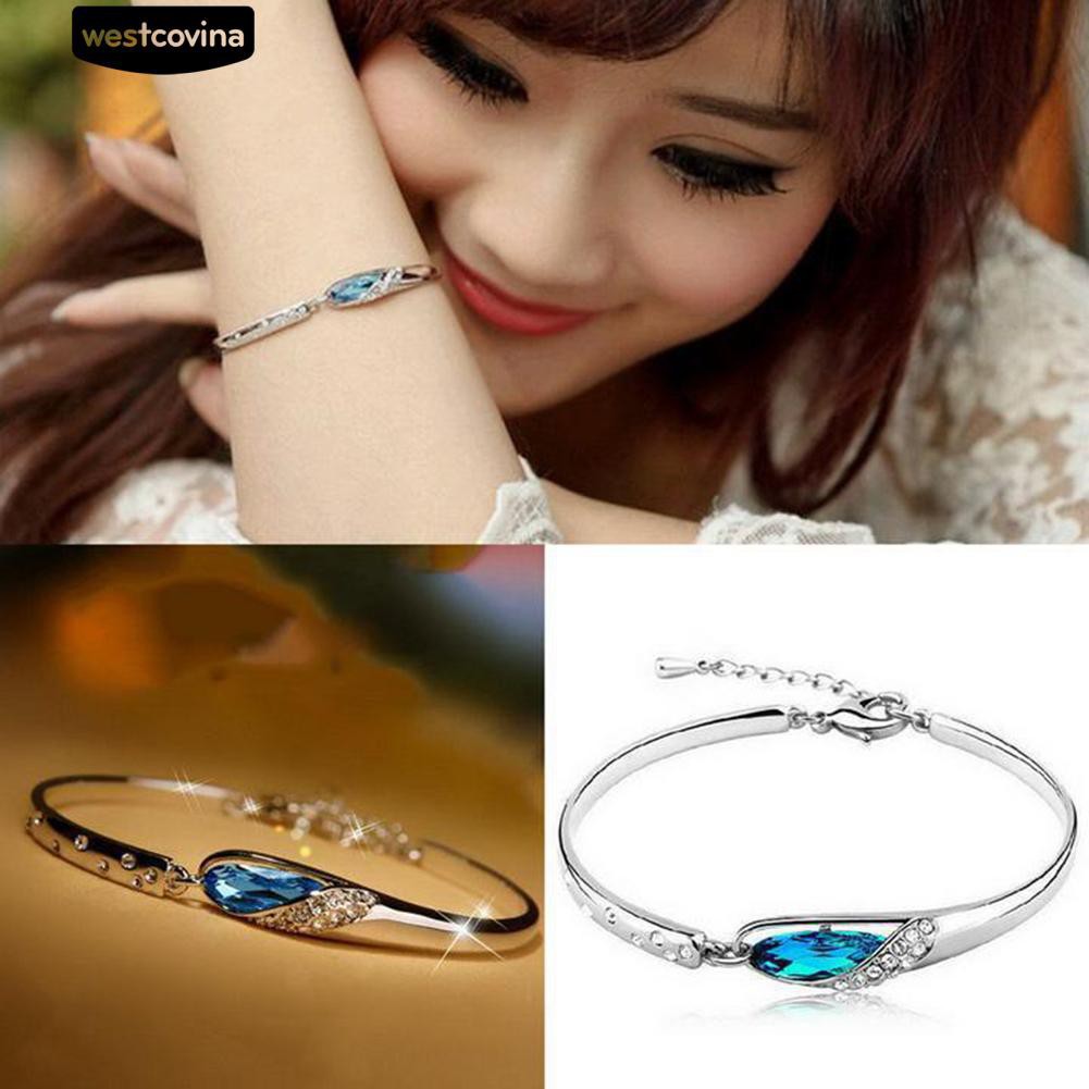 Vòng Tay Hình Chim Công Đính Đá Xanh Sang Trọng