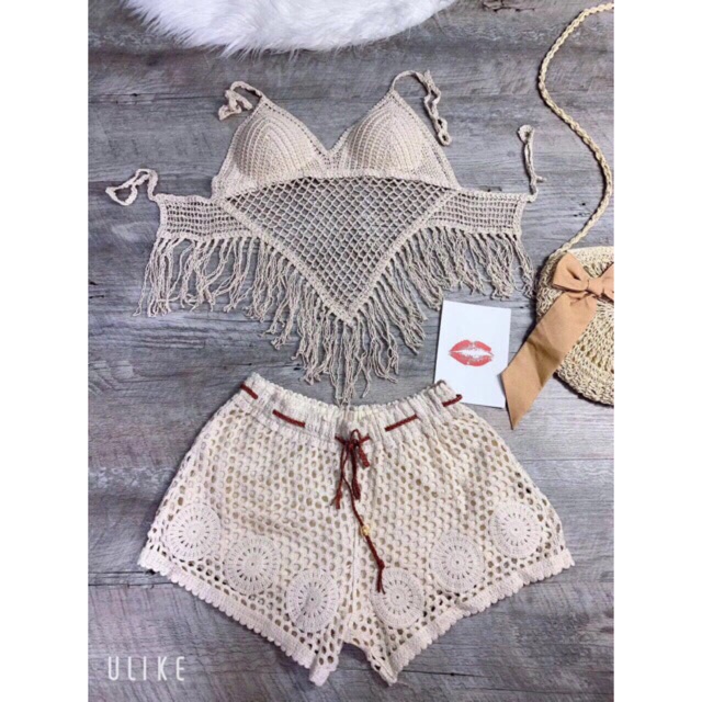 Quần ren hoa tròn phối dây da