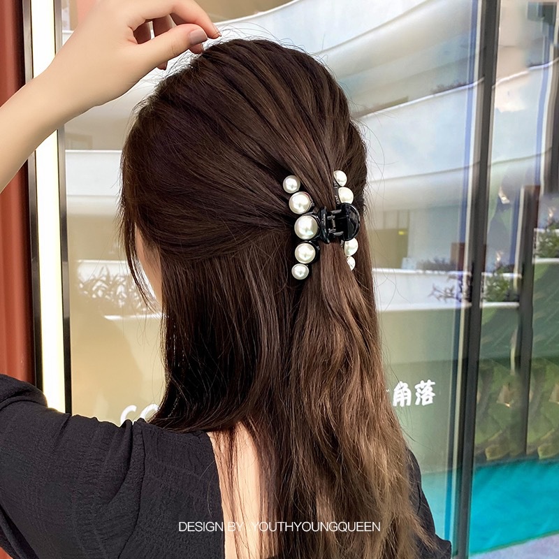 Kẹp Càng Cua Đính Đá Sang Chảnh Đẳng Cấp Cho Quý Cô
