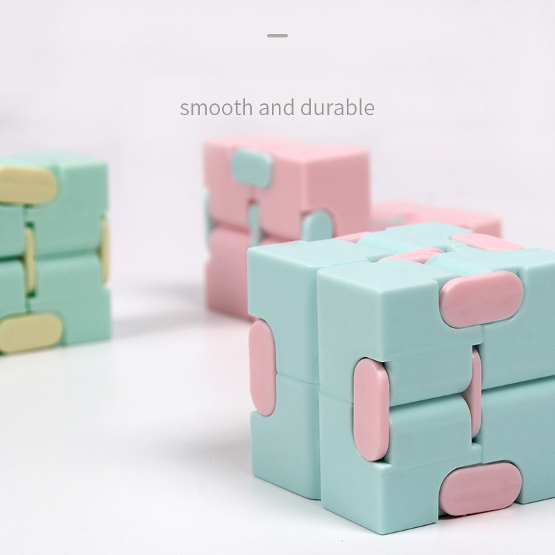 Khối Rubik Mini Giúp Giảm Căng Thẳng
