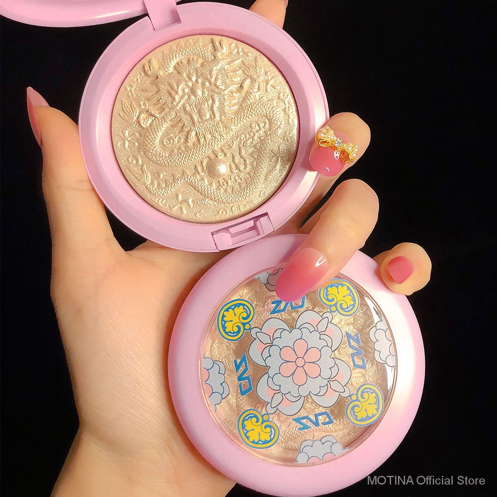 Phấn bắt sáng ánh ngọc trai lấp lánh làm nổi bật lớp trang điểm | BigBuy360 - bigbuy360.vn