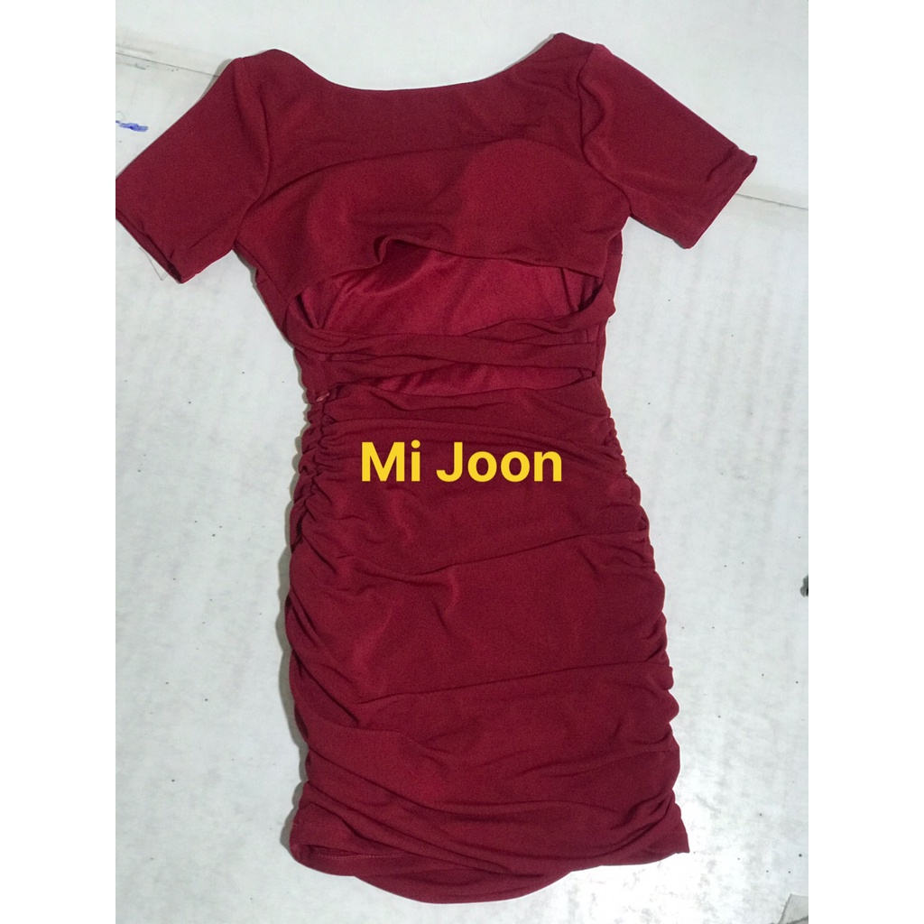 [ MI JOON ] đầm váy body cổ vuông 2 lớp lót tay ngắn có mút ngực nhún sườn 2 bên hở eo thân sau | BigBuy360 - bigbuy360.vn
