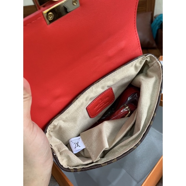 Túi xách ngọc trinh locky bb Super lót nhung  có hộp