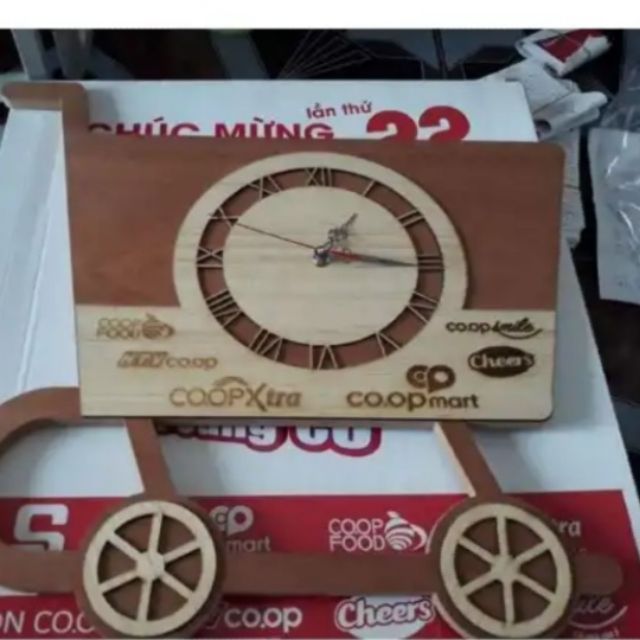 Đồng hồ gỗ quà tặng Coopmart