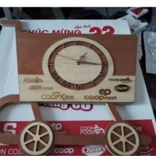Đồng hồ gỗ quà tặng Coopmart