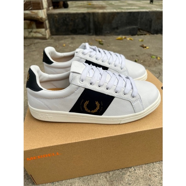 Giày Fred perry chính hãng ( bán hết )