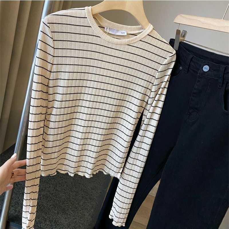 Áo knit ôm body kẻ sọc đen MNG