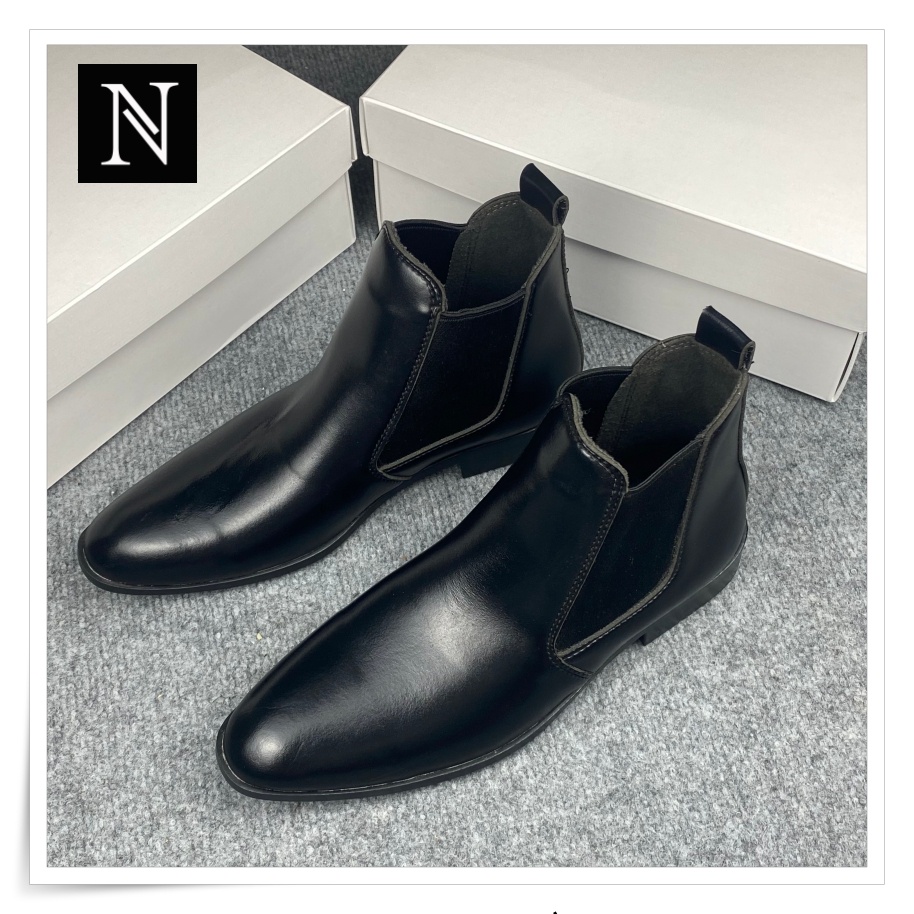 Chelsea boot màu đen da su đế khâu chắc chắn, có bảo hành full box.