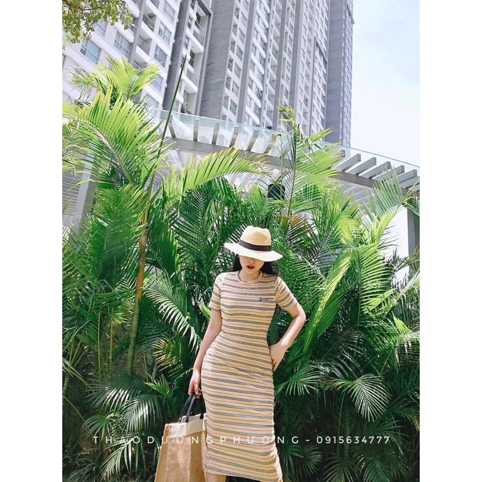 Váy len tăm kẻ body