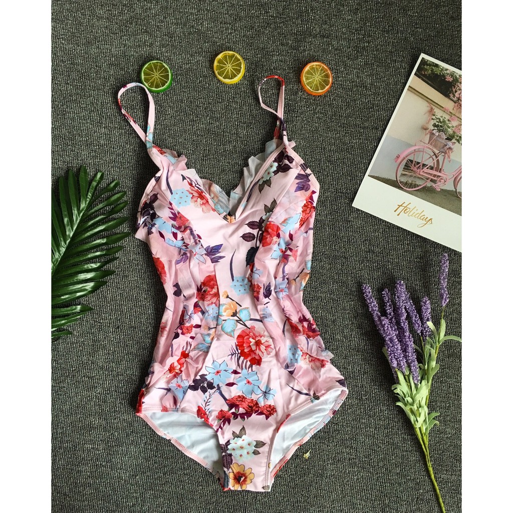 Bikini hoa hồng liền thân xẻ ngực