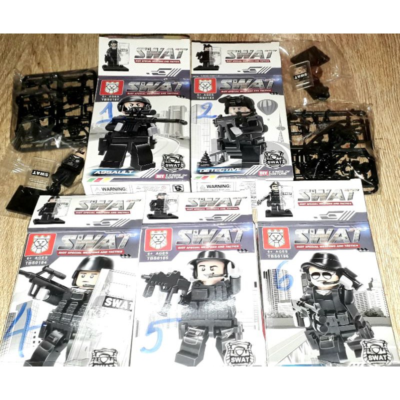 Lắp ráp 1 hộp Lego_SWat 018 bằng nhựa