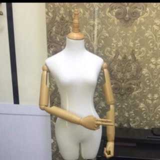 Manocanh nữ có tay