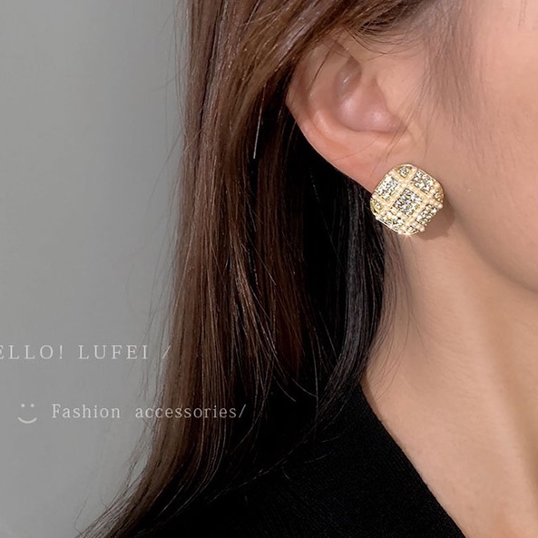 Khuyên Tai Đính Ngọc Trai Phong Cách Hàn Quốc Thời Trang