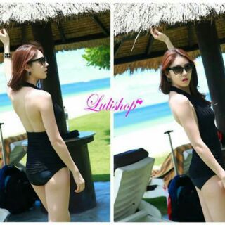 bikini một mảnh cổ sâu