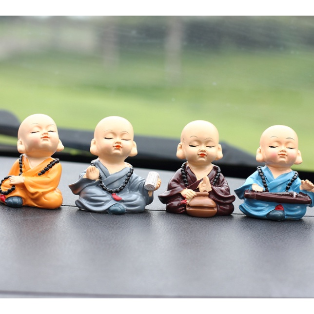 Bộ 4 tượng chú tiểu tụng kinh thư giãn