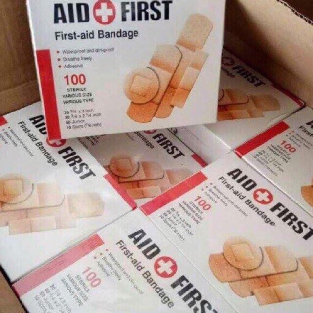Hộp ơ gâu 100 miếng dán vết thương đủ kích thước