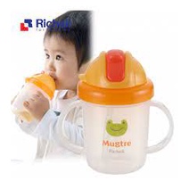 Cốc tập uống có ống hút chống đổ nước Richell Mugtre Xanh/ Cam cho bé 8 tháng trở lên