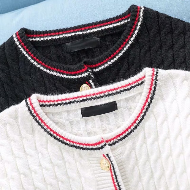 Áo cardigan len thân ngắn