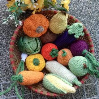 Bộ rau củ quả móc len handmade Amiu Viet Nam quà tặng trung thu độc đáo, dễ thương và an toàn cho bé.