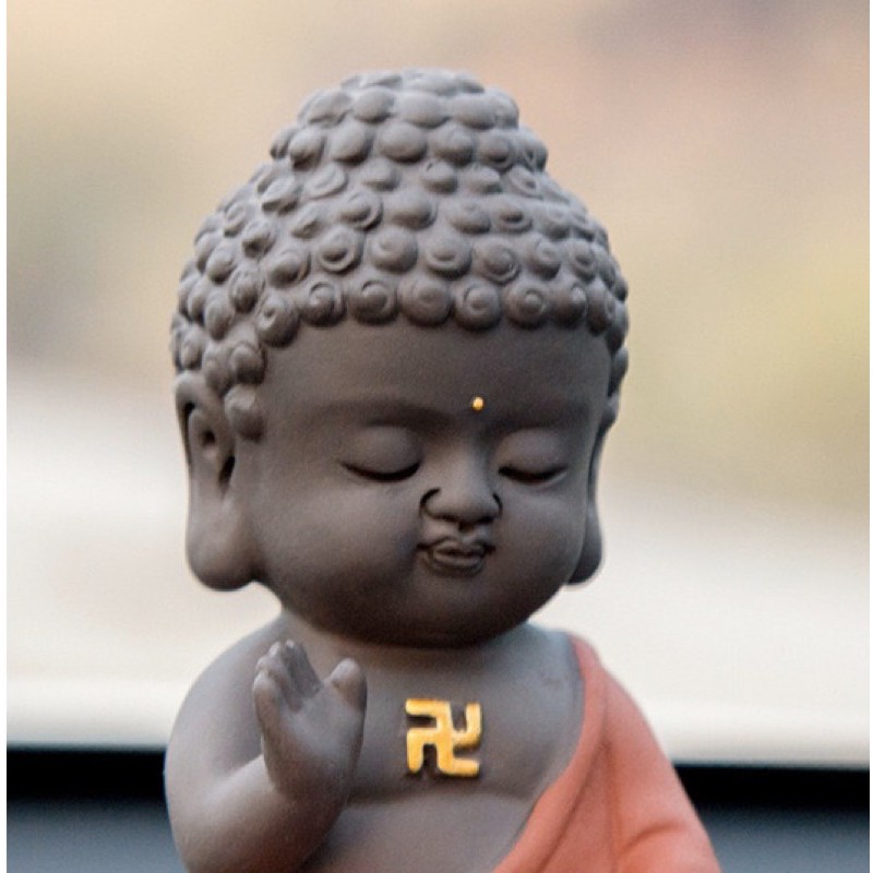 Tượng Phật Adida áo đỏ gốm tử sa kèm chuỗi hạt gỗ tuyệt đẹp