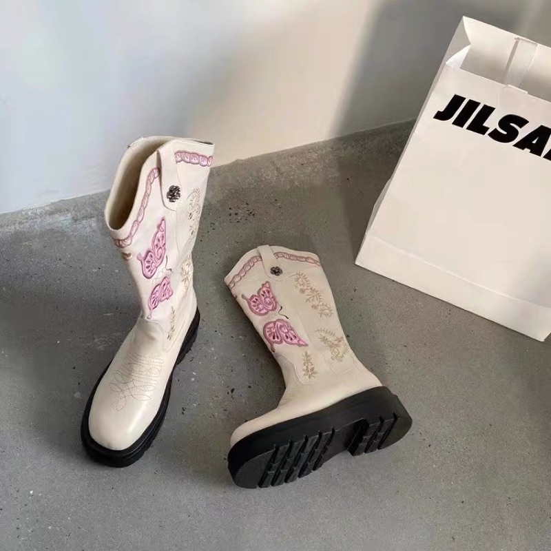 Boot cổ V mũi tròn hoạ tiết thêu cánh hồng vintage