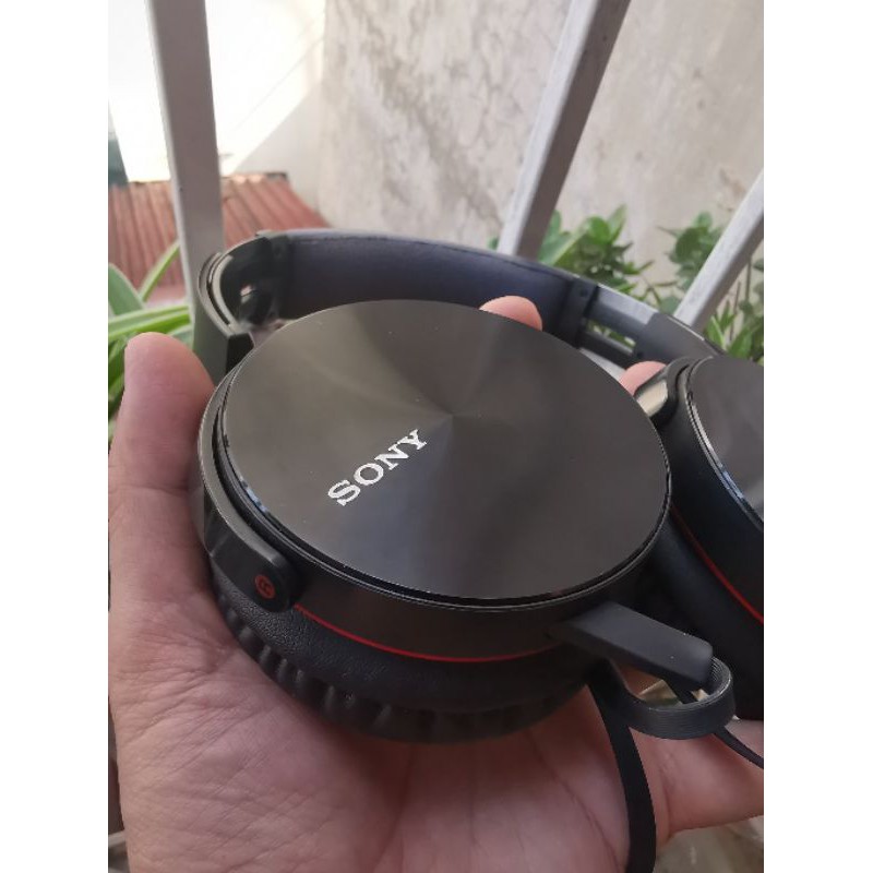 Tai nghe chụp tai full size SONY MDR-XB950AP Extra Bass.