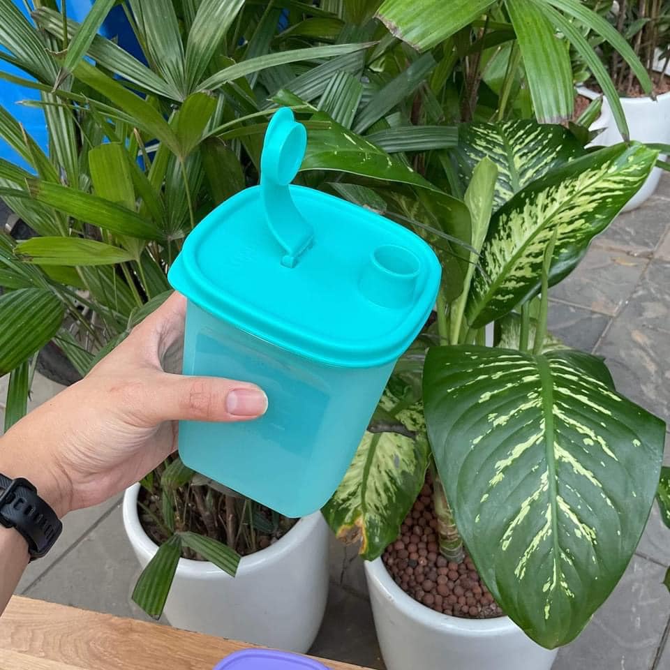 Bình nước Slim Line Pitcher 1L Tupperware vệ sinh dễ dàng để cánh tủ lạnh tiện lợi - Hàng chính hãng bảo hành trọn đời