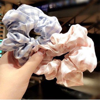 Cột tóc Scrunchies kẻ