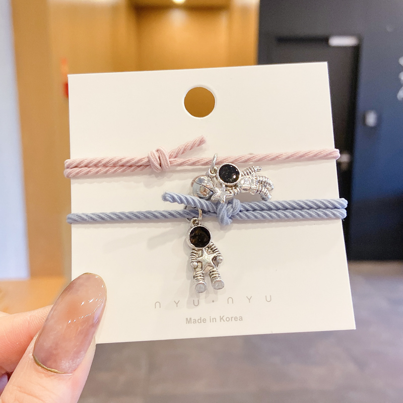 2pcs A Pair Of Magnetic Rubber Strap Bracelets Astronaut Design Lovers Bracelet Attract Magnet Braided Hand Rope Student Cute Spaceman Hair Rope YUE