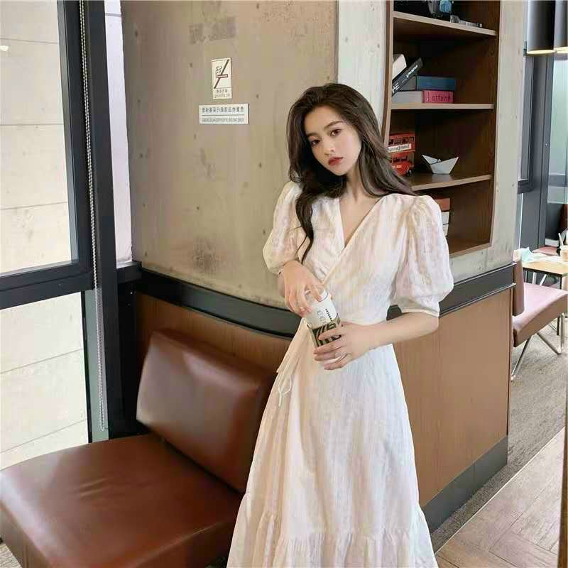 ĐẦM TRẮNG ĐUÔI CÁ RÚT DÂY🌻 Màu trắng tinh tế sang trọng kết hợp đôi cao gót hoặc điểm nhấn ở chiếc túi cũng đủ khiến ngư