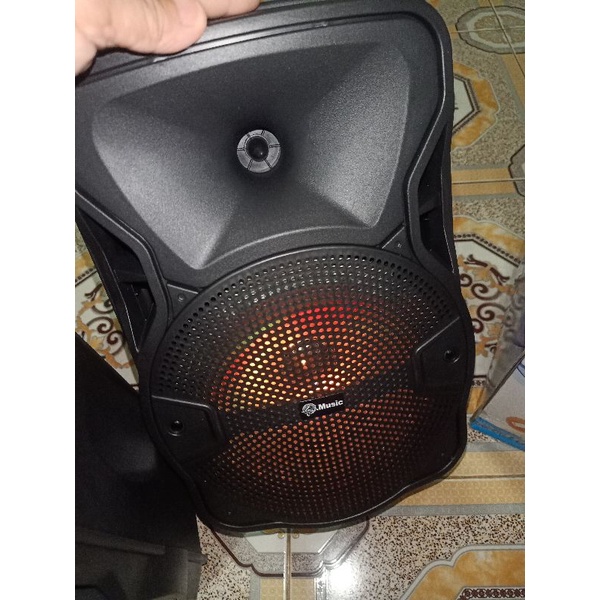 Loa bluetooth 2 tấc nghe nhạc .tặng kèm mic dây