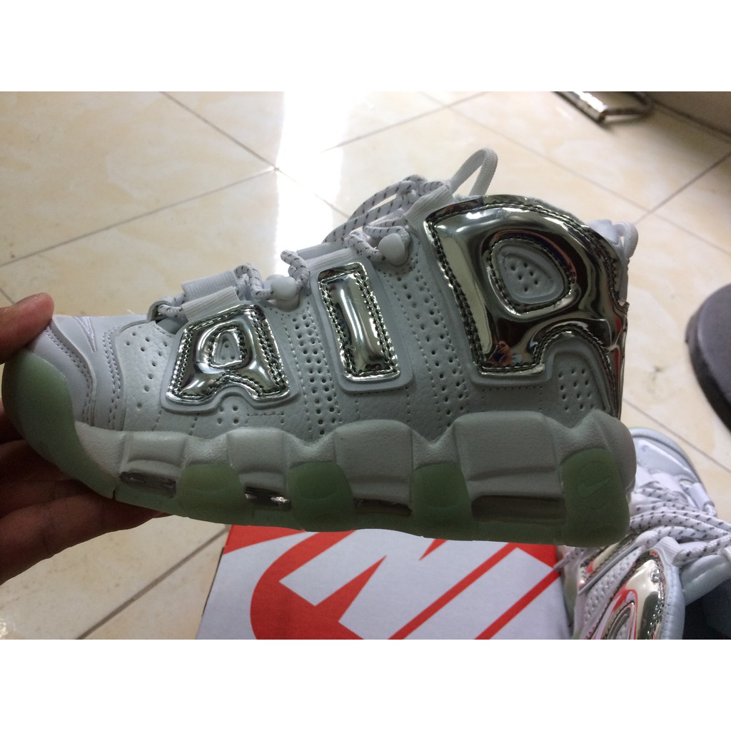 giày thể thao NIKE AIR MORE UPTEMPO mầu trắng bạc