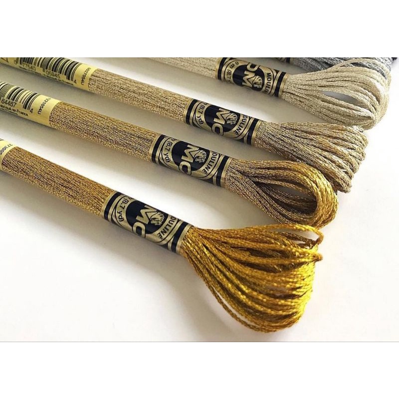 Chỉ thêu kim tuyến chính hãng DMC Pháp.Hàng có sẵn, được chọn màu