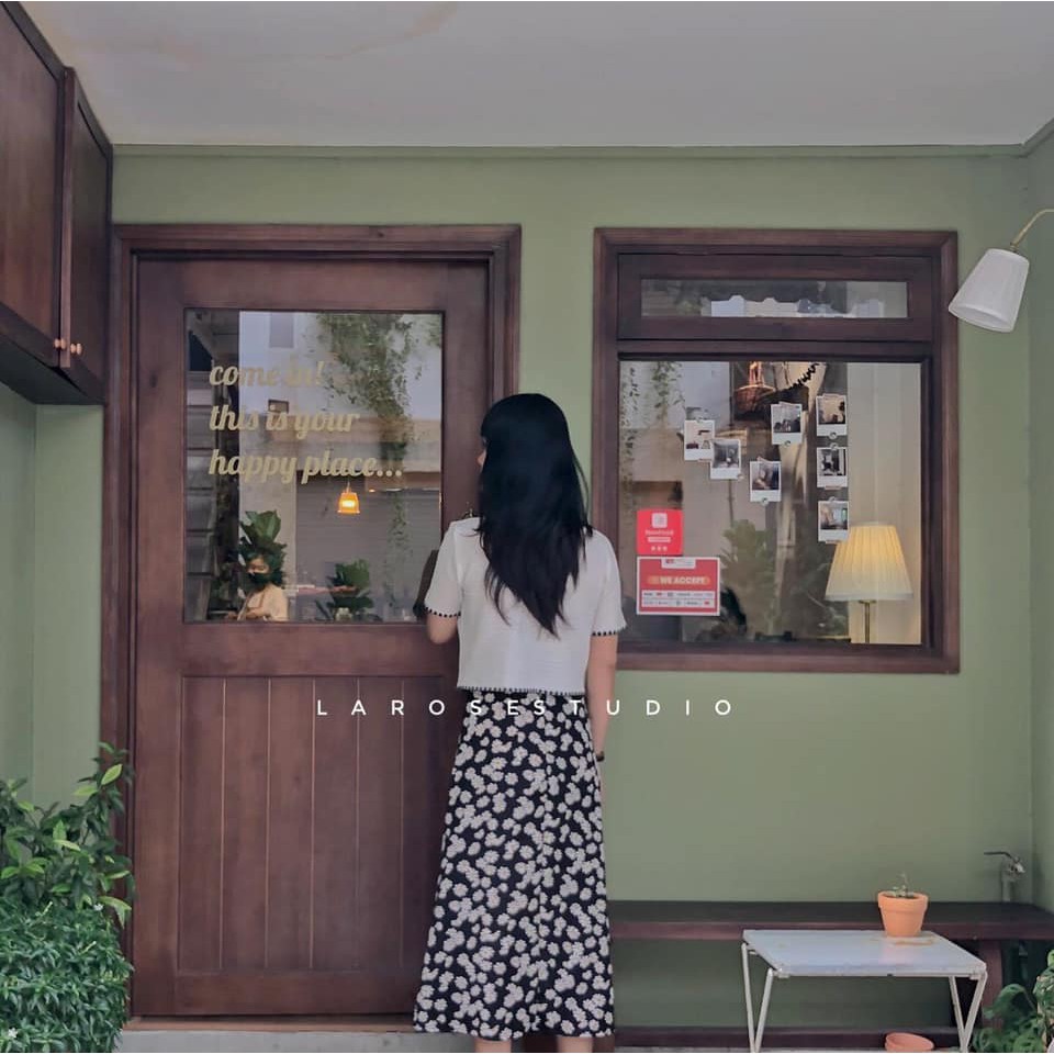 CHÂN VÁY HOA CÚC DÀI