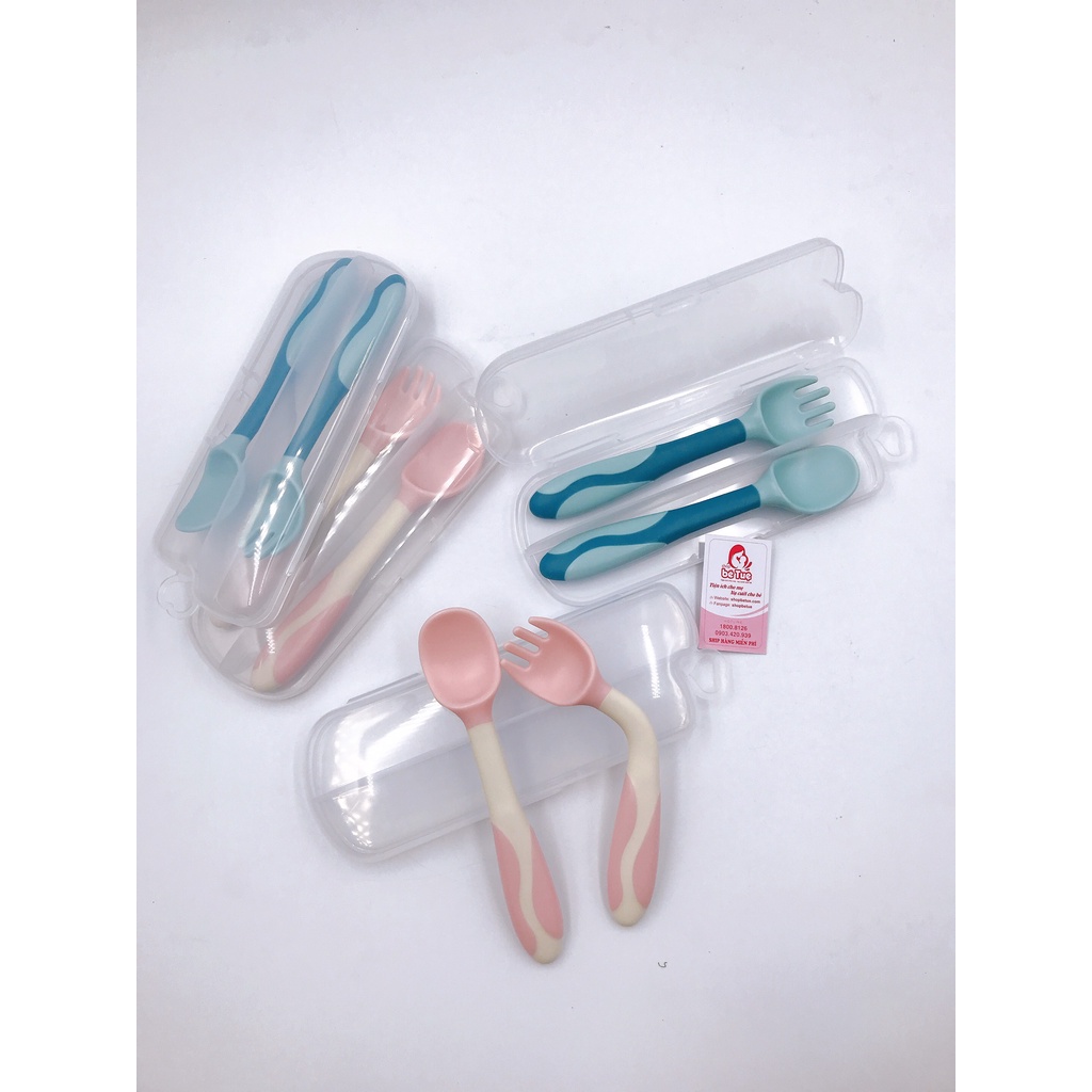 Bộ muỗng nĩa uốn cong hỗ trợ tập xúc cho bé