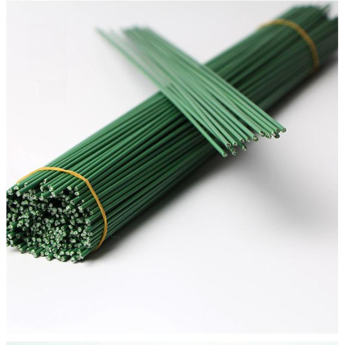 Cành và lá gắn hoa hồng sáp thơm