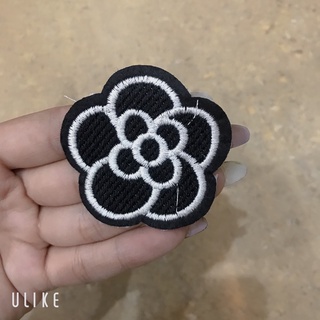Logo thêu hoa trà 5cm siêu đẹp