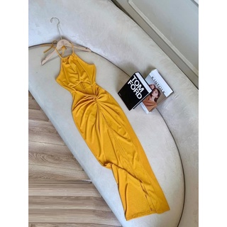 Đầm body cổ yếm xoắn hông