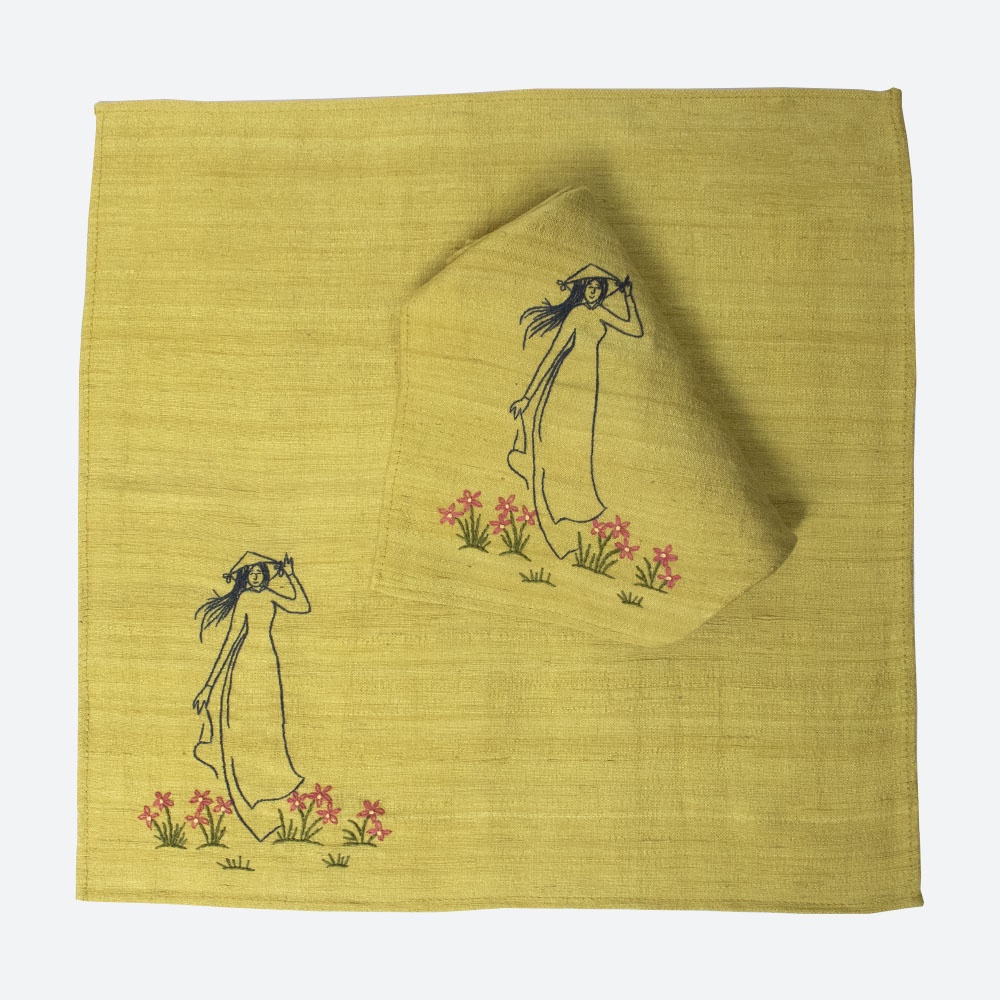 Khăn tay thêu Cô Gái Áo Dài Việt Nam Bá Minh Silk