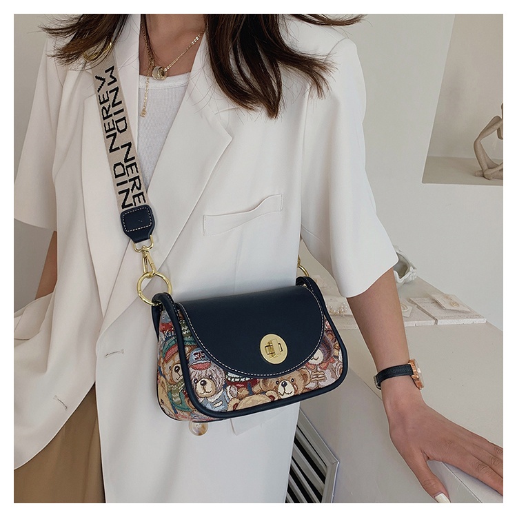 Túi Đeo Chéo Hình Vuông Cỡ Nhỏ In Họa Tiết Chú Gấu Katy Độc Đáo Thời Trang Dễ Phối Đồ