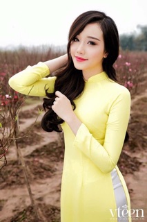 Áo dài 2 tà, 4 tà màu vàng