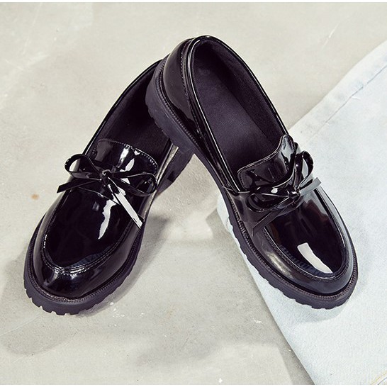 ulzzang [Hàng Về Sẵn] Giày lười da bóng đính nơ nhỏ xinh - dễ thương Giày nữ sinh Hàn Quốc | BigBuy360 - bigbuy360.vn