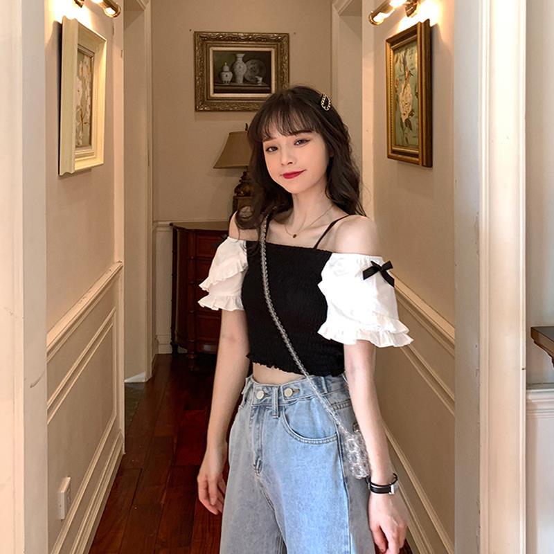 Áo croptop tay ngắn trễ vai phong cách Hàn Quốc