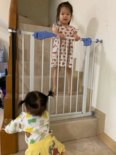 Chắn cầu thang chắn cửa