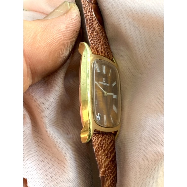 Đồng hồ nam Universal cót tay