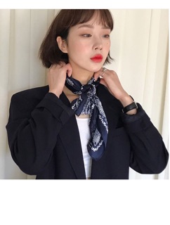 Khăn bandana lụa. (Size 70x70)